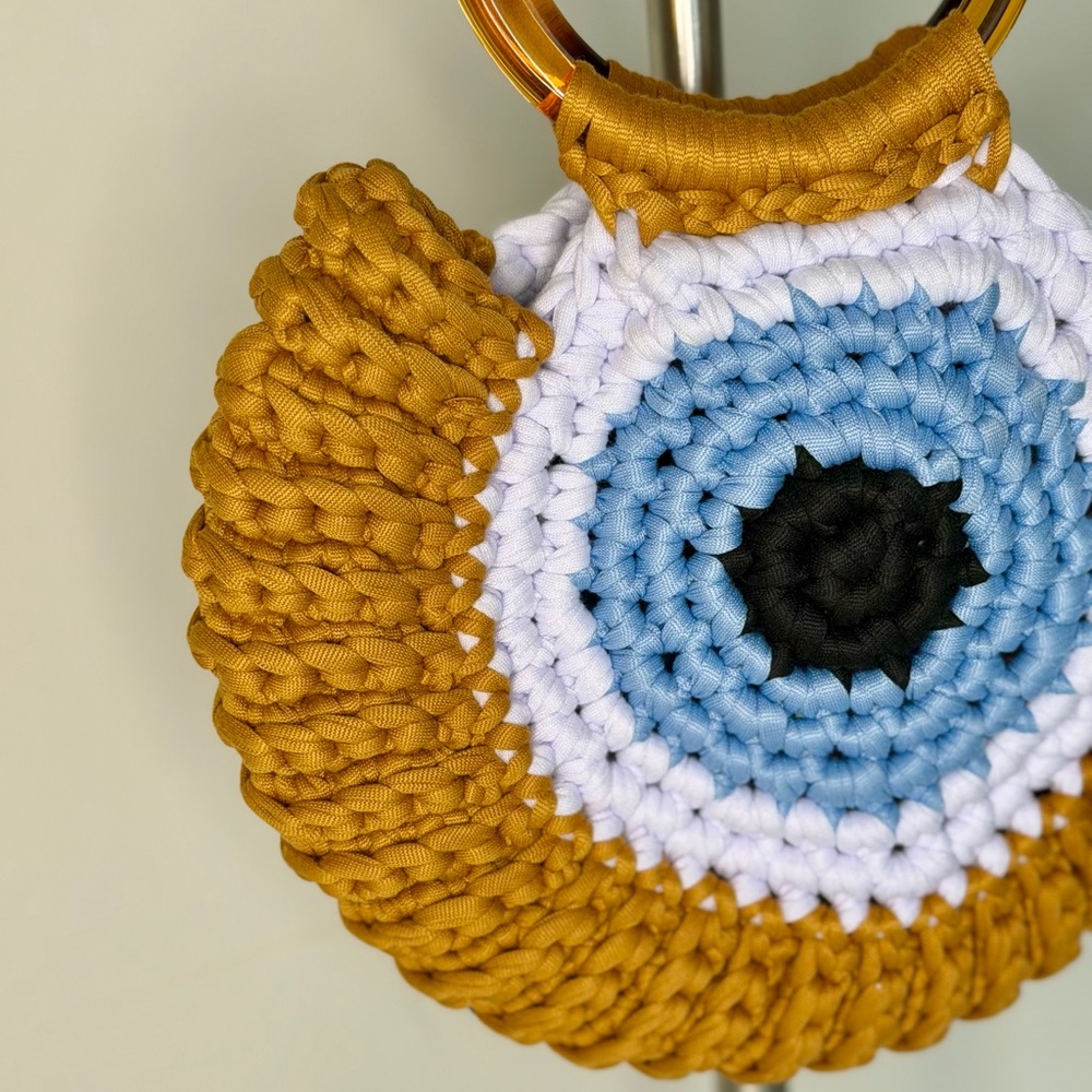 Handcrafted Crochet Bag with Tortoise Shell Handle - Picture 12 of 16